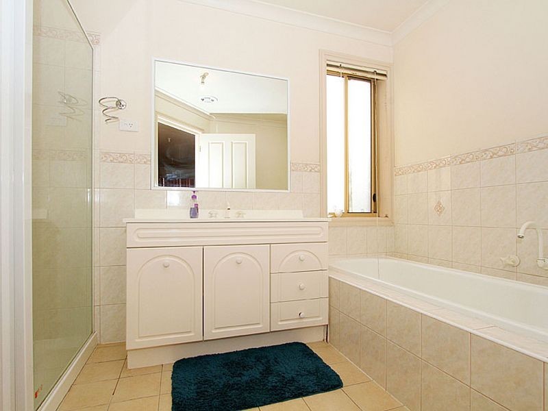 98 The Lakes Boulevard, South Morang VIC 3752