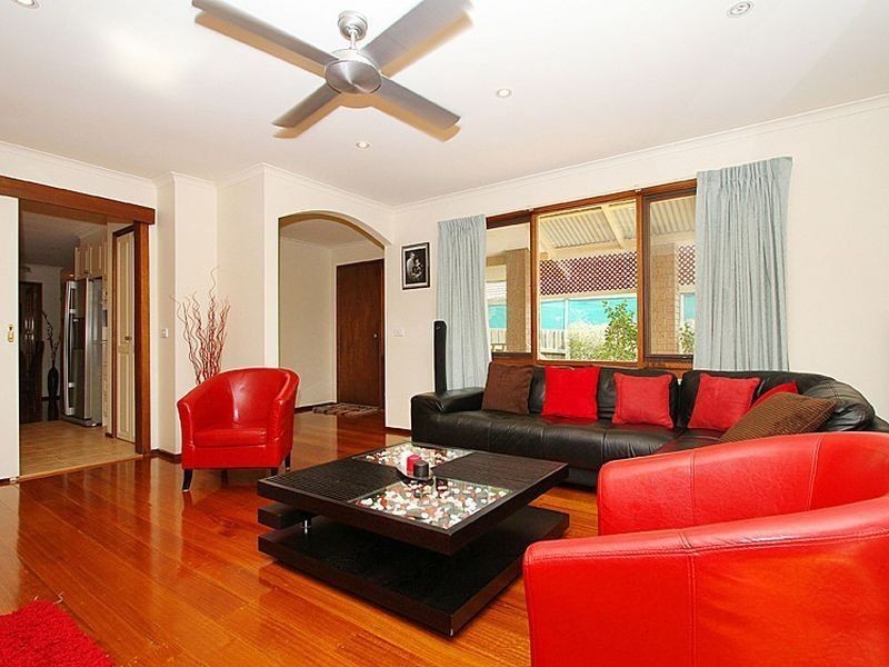 39 Streeton Circuit, Mill Park VIC 3082