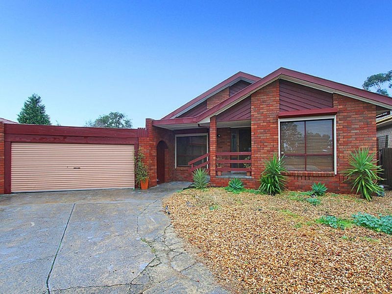 10 Scullin Court, Mill Park VIC 3082