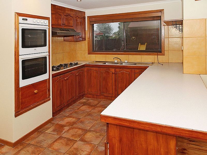 10 Scullin Court, Mill Park VIC 3082