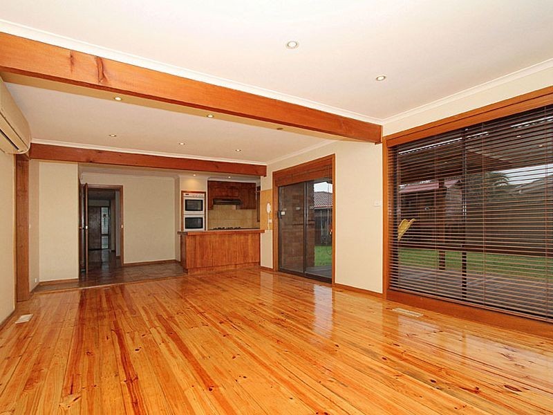 10 Scullin Court, Mill Park VIC 3082