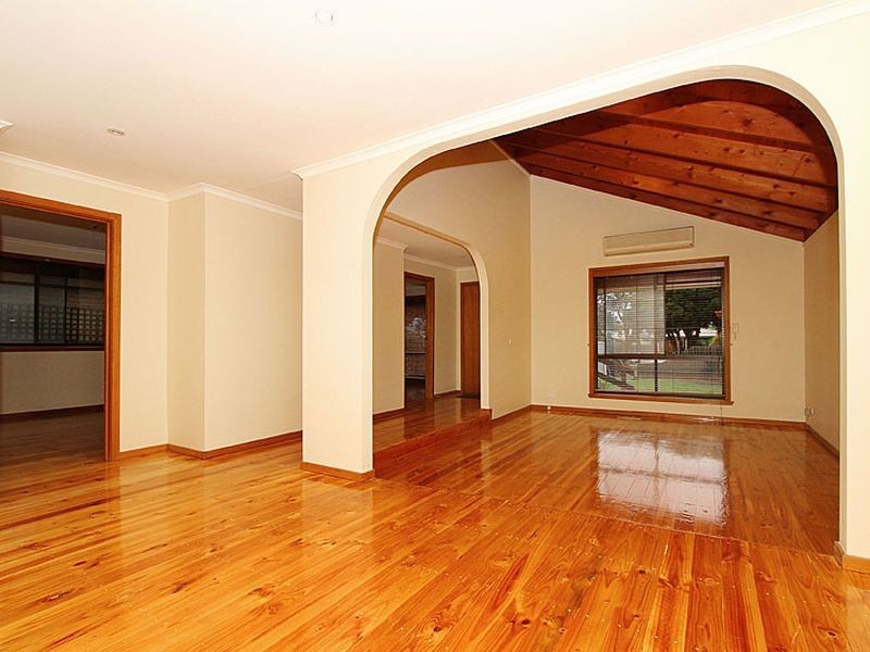 10 Scullin Court, Mill Park VIC 3082