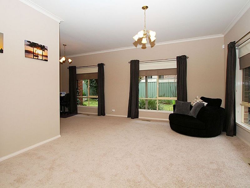 3 Oregon Place, Mill Park VIC 3082