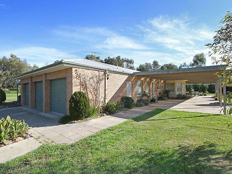 130 Summit Drive, Mickleham VIC 3064