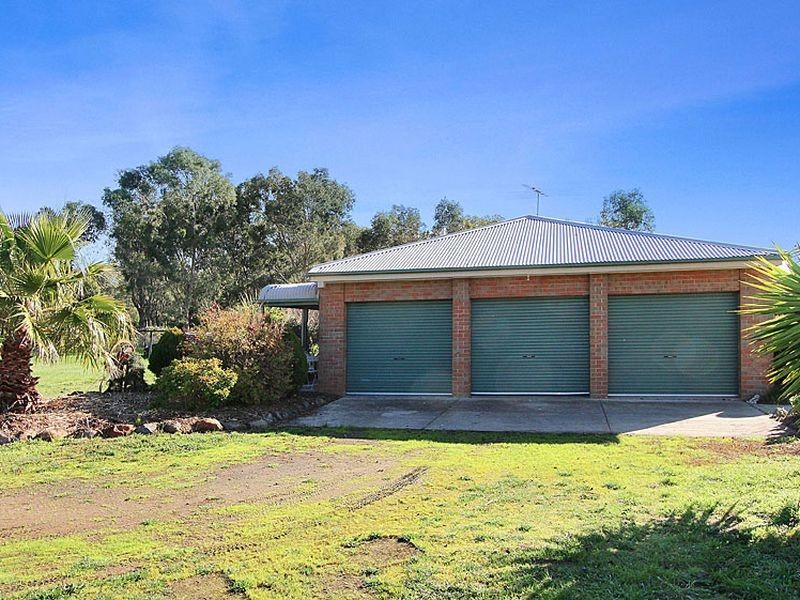 130 Summit Drive, Mickleham VIC 3064