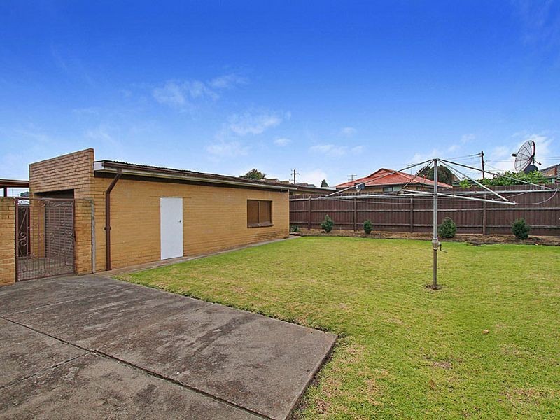 15 Canberra Grove, Lalor VIC 3075