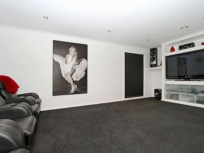16 Bracken Way, South Morang VIC 3752