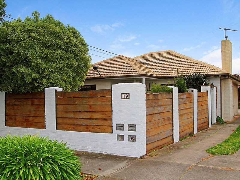 19 Castlewood Street, Bentleigh East VIC 3165