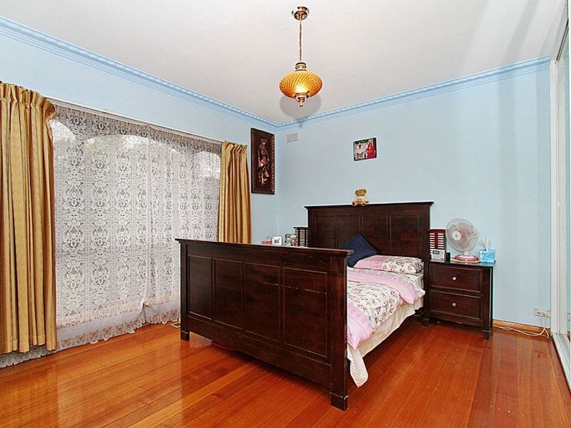 8 Seville Close, Thomastown VIC 3074