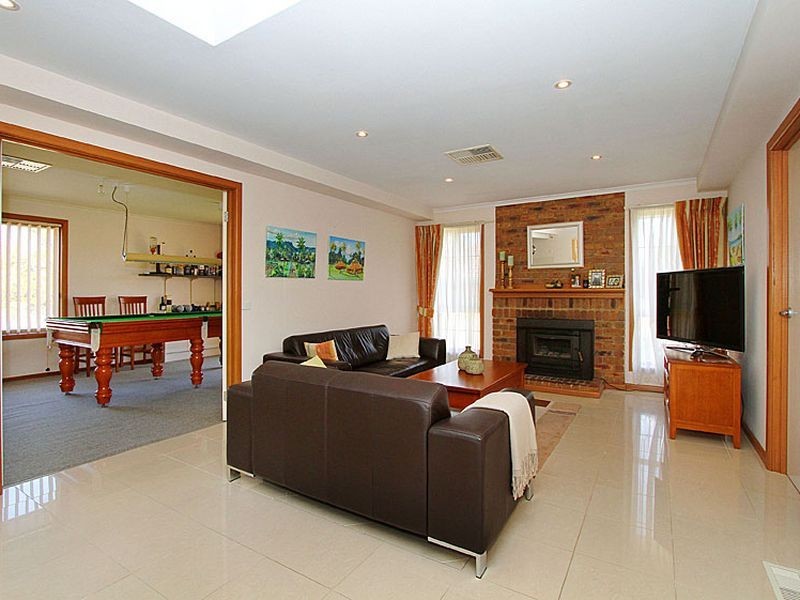 7 Burnett Court, Mill Park VIC 3082