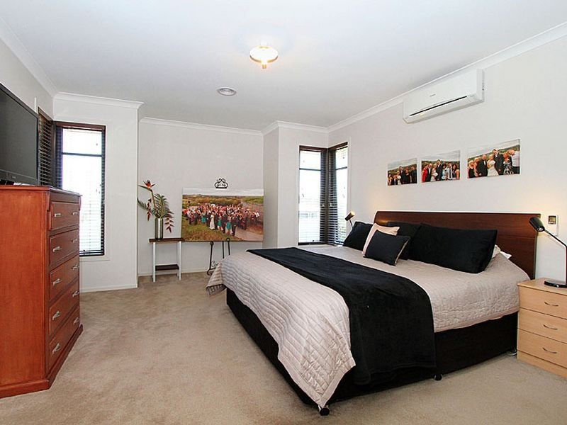 557 The Lakes Boulevard, South Morang VIC 3752