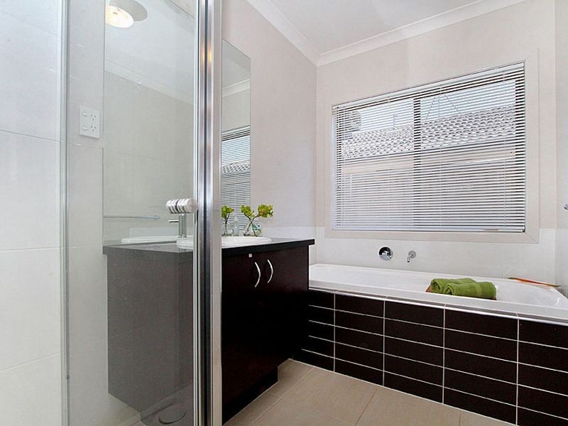 557 The Lakes Boulevard, South Morang VIC 3752