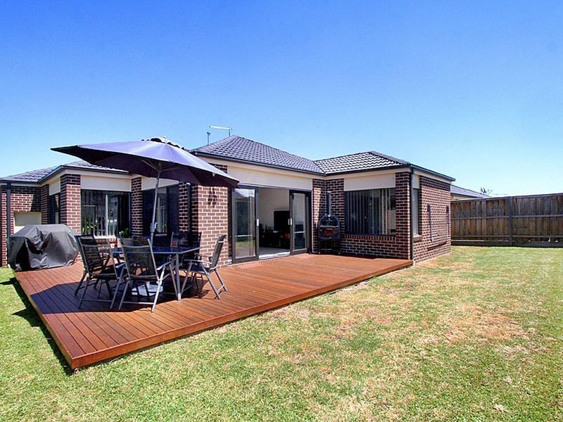 557 The Lakes Boulevard, South Morang VIC 3752