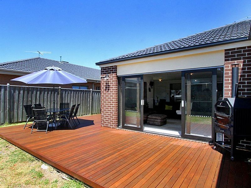 557 The Lakes Boulevard, South Morang VIC 3752