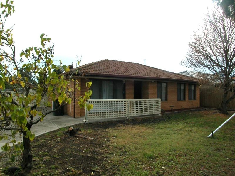 14 Tenterden Place, Mill Park VIC 3082