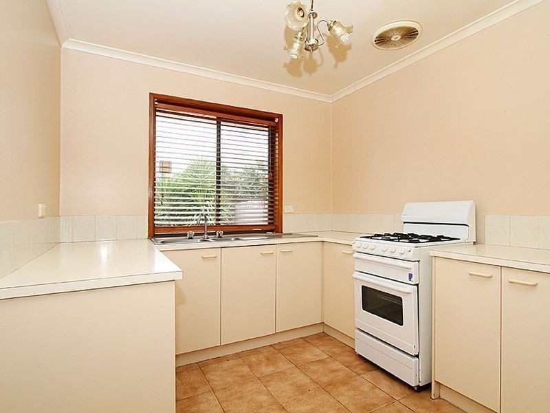 14 Tenterden Place, Mill Park VIC 3082