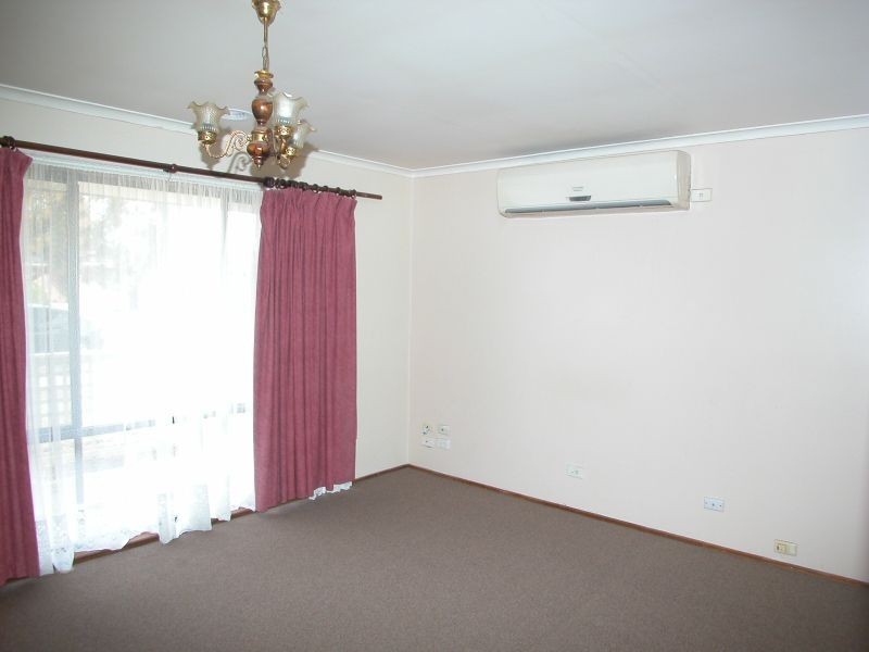 14 Tenterden Place, Mill Park VIC 3082