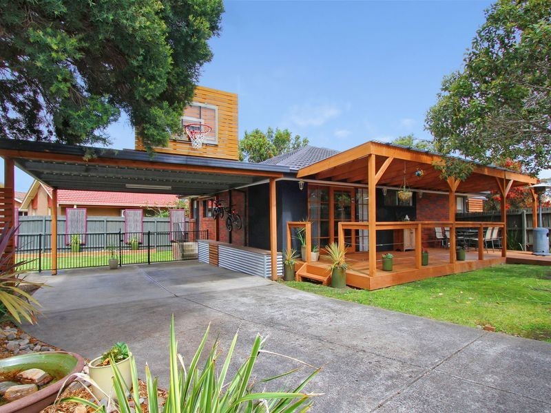 46 Madigan Crescent, Mill Park VIC 3082