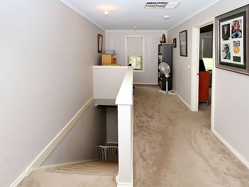 27 Vincent Drive, South Morang VIC 3752