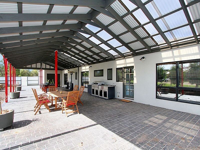 11-12 Cordell Court, Whittlesea VIC 3757