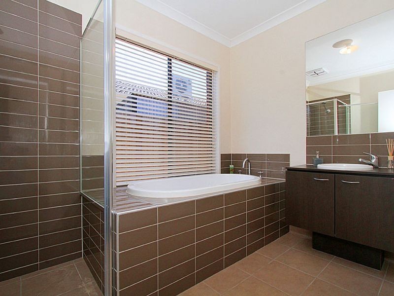 10 Vichy Avenue, Doreen VIC 3754