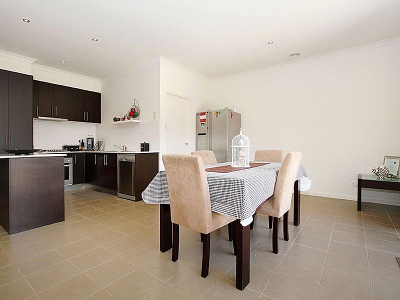 14 Dolphin Drive, South Morang VIC 3752