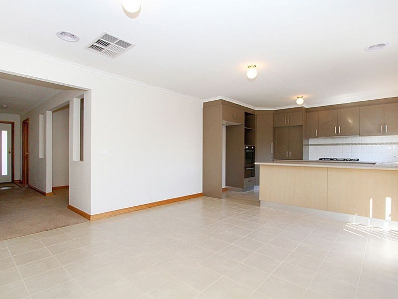 141 Vincent Drive, South Morang VIC 3752
