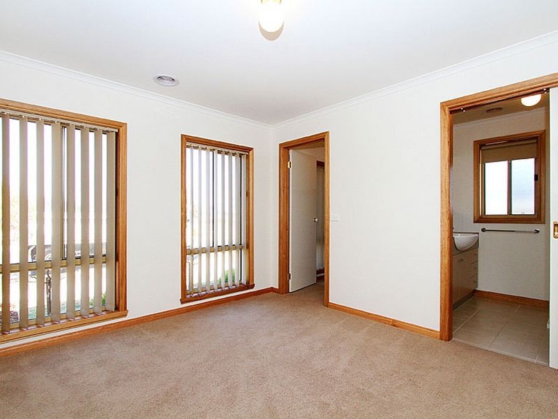 141 Vincent Drive, South Morang VIC 3752