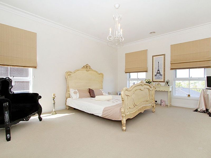 22 Lewins Rail Avenue, South Morang VIC 3752