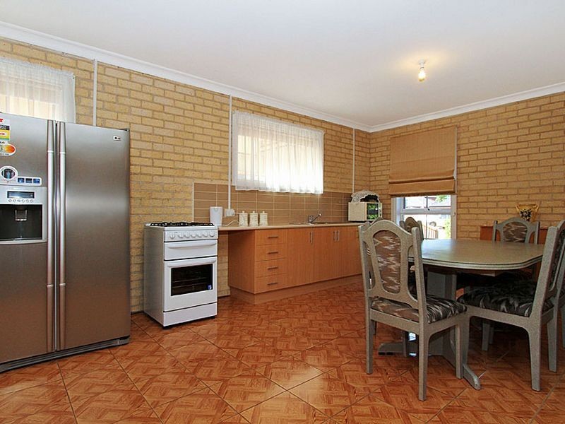 22 Lewins Rail Avenue, South Morang VIC 3752