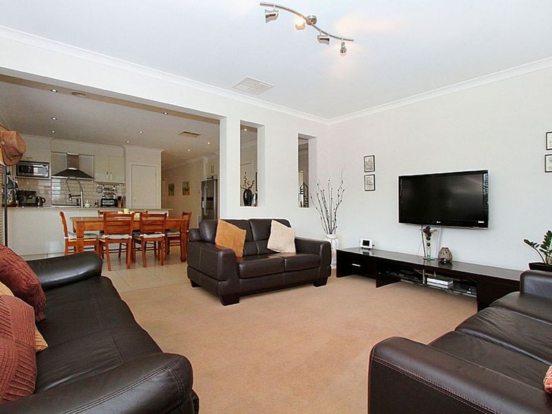 8 Viewpoint Avenue, Mernda VIC 3754