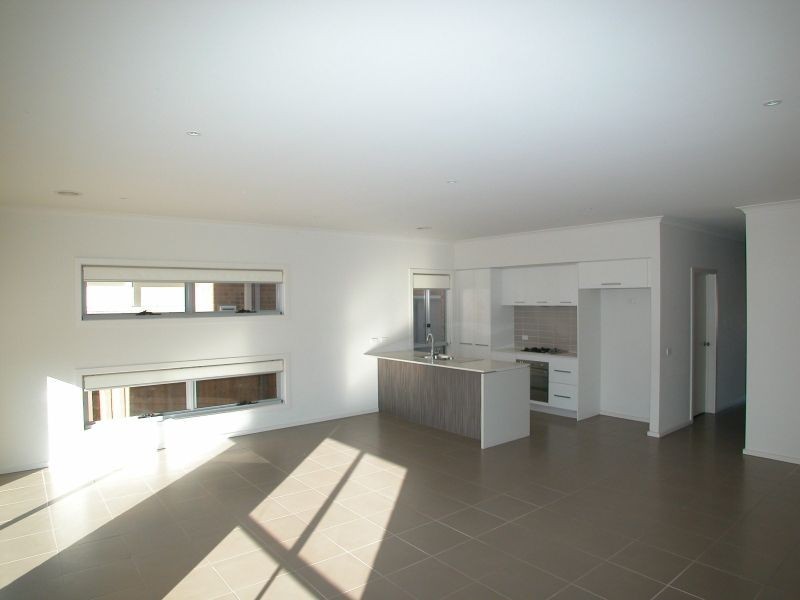 13 Amphion Street, Epping VIC 3076