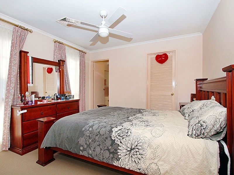 12 Bluegum Court, Mill Park VIC 3082