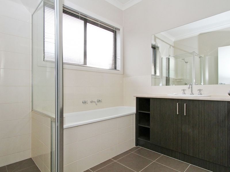 16 Montrose Drive, Doreen VIC 3754