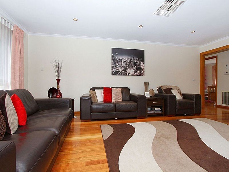 1 Fraser Close, Mill Park VIC 3082