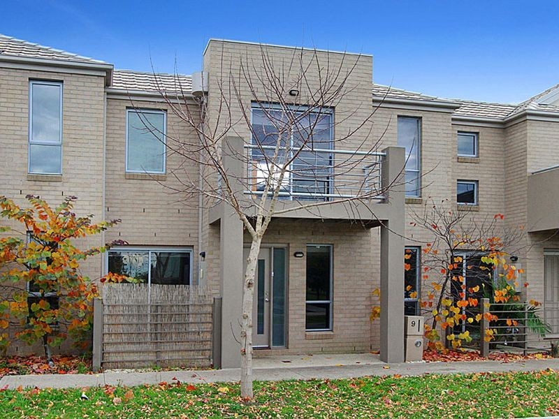 9 Hampden Green, South Morang VIC 3752