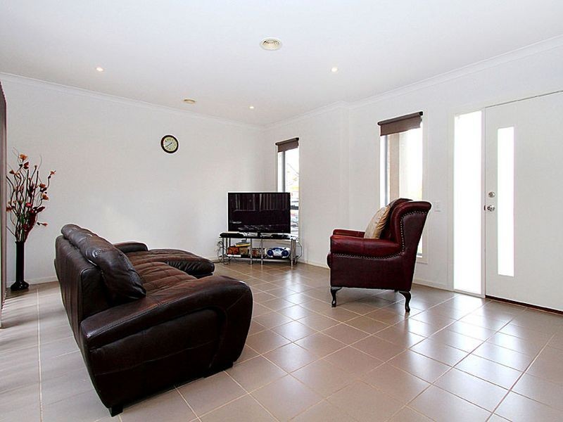 9 Hampden Green, South Morang VIC 3752