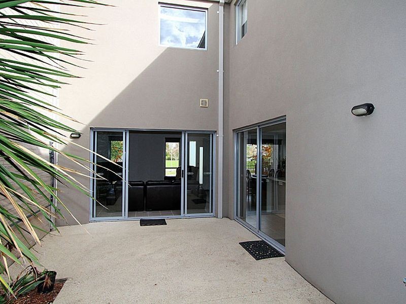 9 Hampden Green, South Morang VIC 3752