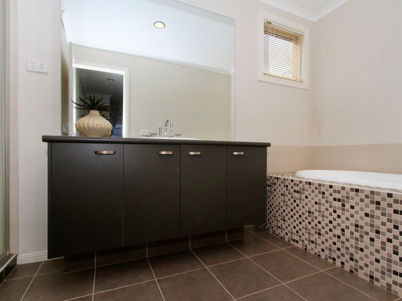 10 Waterview Drive, Mernda VIC 3754
