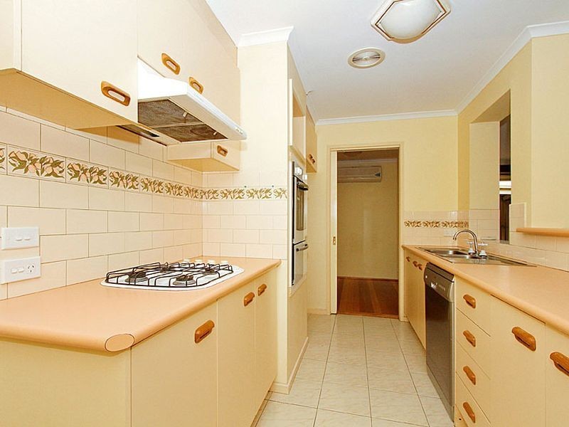 13 Marsden Court, Mill Park VIC 3082