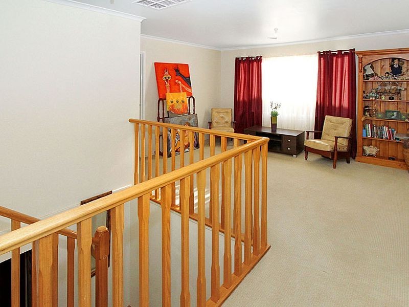32 Kipping Rise, South Morang VIC 3752