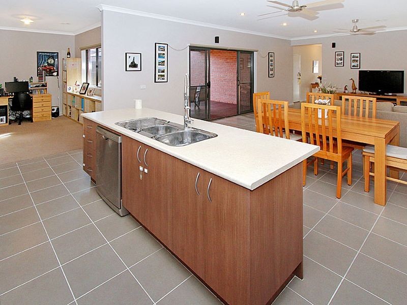 49 Panton Gap Drive, South Morang VIC 3752