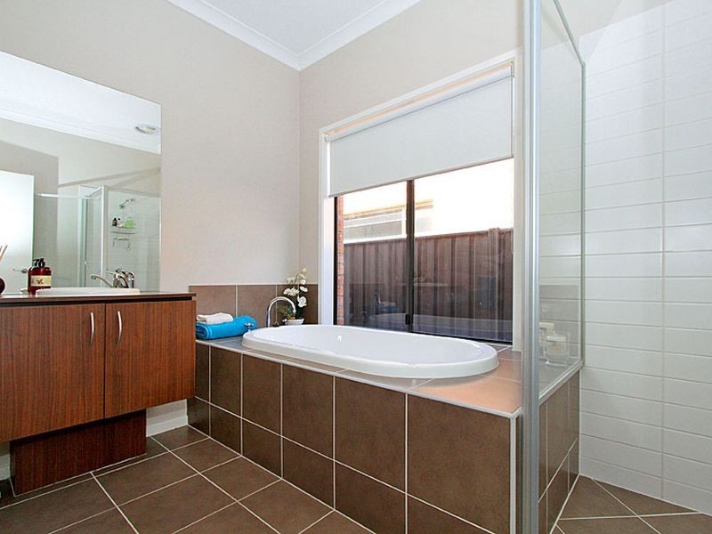 49 Panton Gap Drive, South Morang VIC 3752