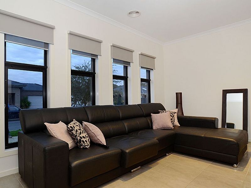 13 St Leonard Drive, South Morang VIC 3752