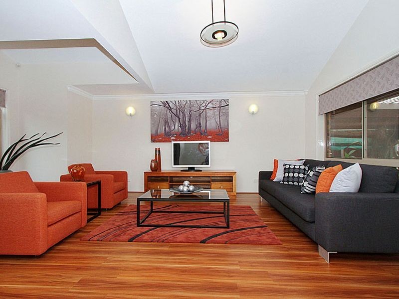2 Tenterden Place, Mill Park VIC 3082