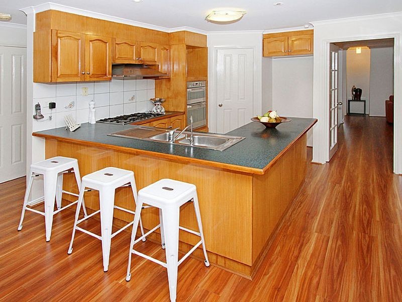 2 Tenterden Place, Mill Park VIC 3082