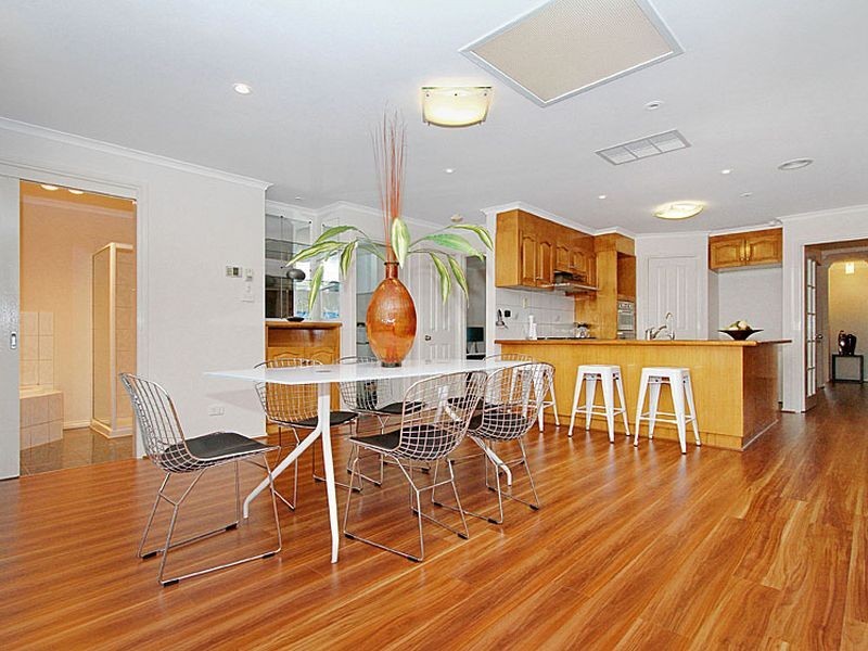 2 Tenterden Place, Mill Park VIC 3082