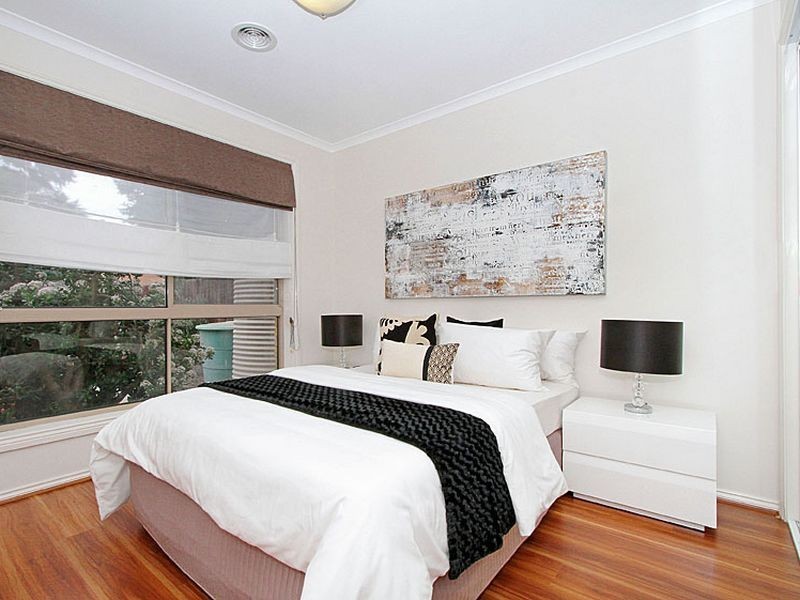 2 Tenterden Place, Mill Park VIC 3082