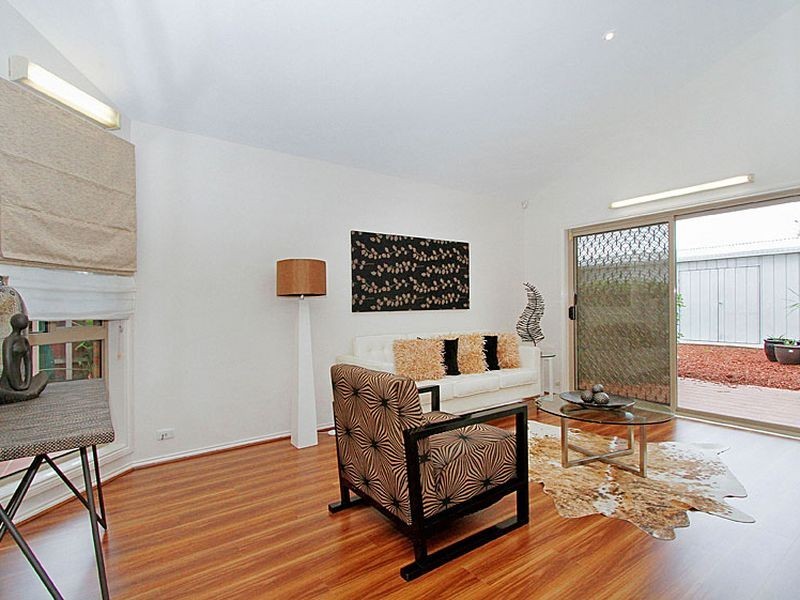 2 Tenterden Place, Mill Park VIC 3082