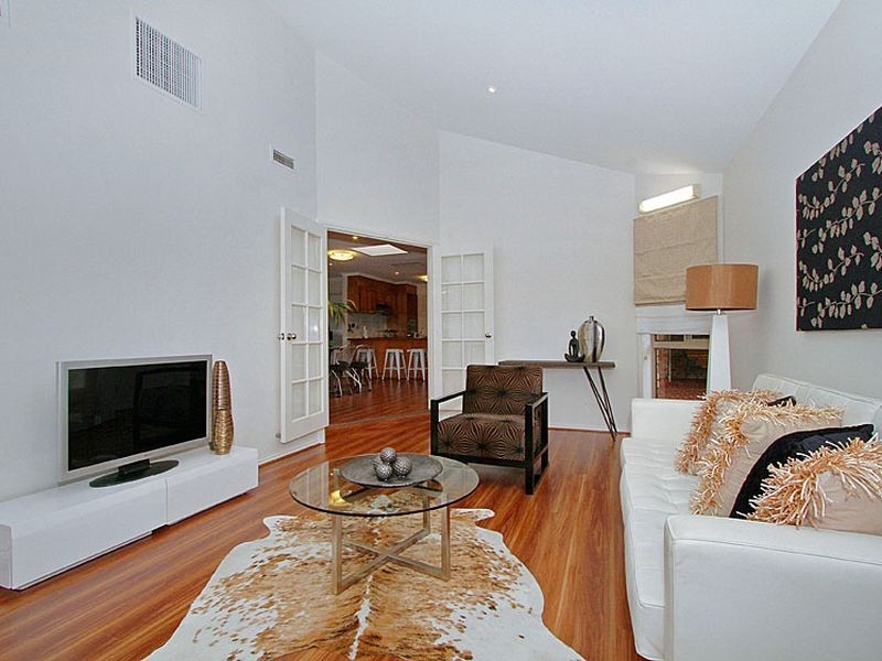 2 Tenterden Place, Mill Park VIC 3082